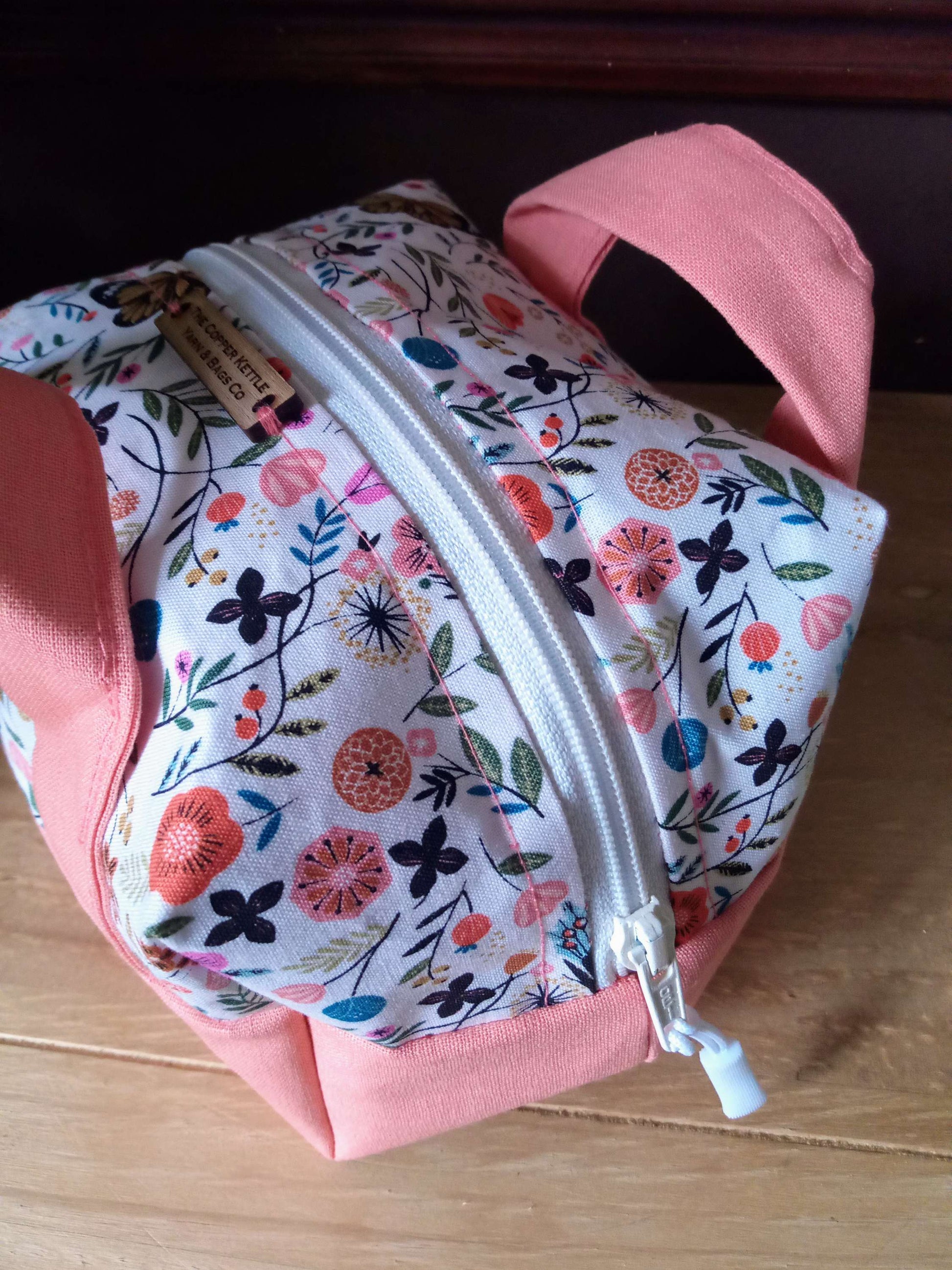 Grab and Go Boxy.  Small fabric and linen bag. image 0