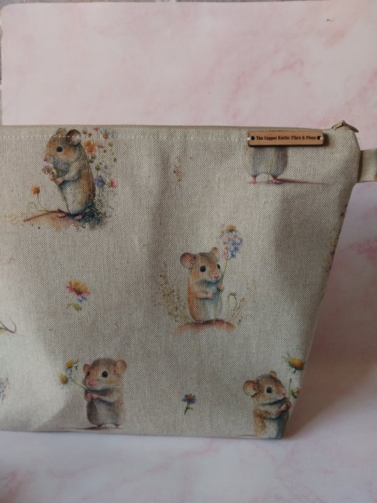 ~ Zipped ~ Knitting and crochet project bag  image 0