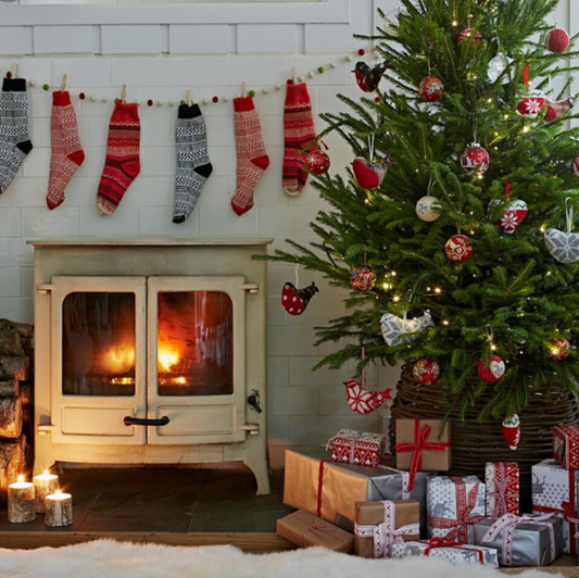 2025 ~  Traditional Christmas ~ Yarn box  image 0