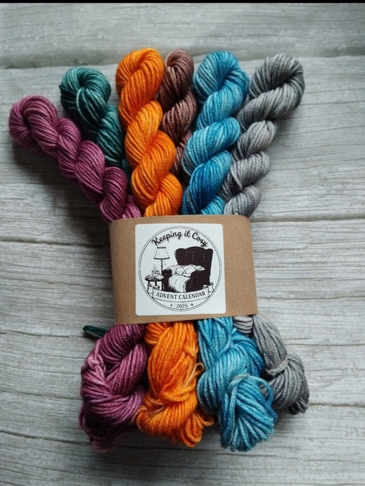 Keeping it cosy ~ Mini skeins