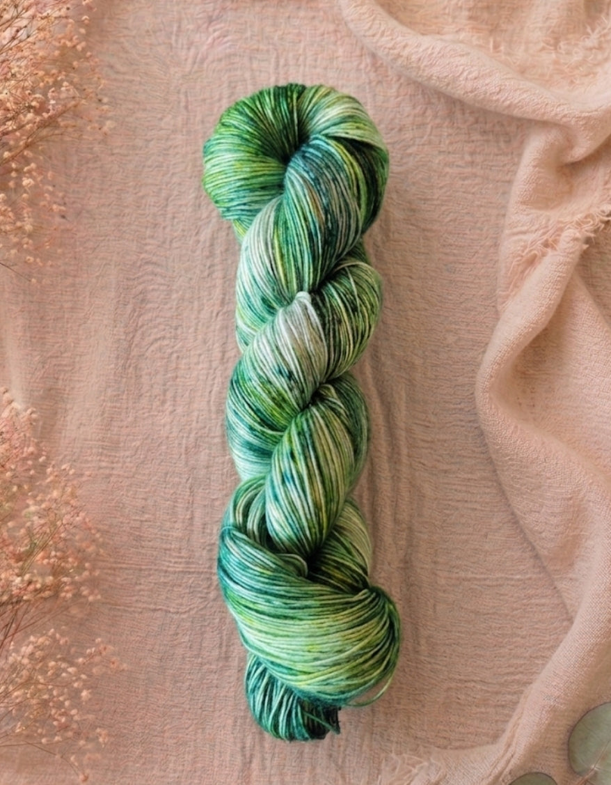 The midnight bookshop ~ Yarn