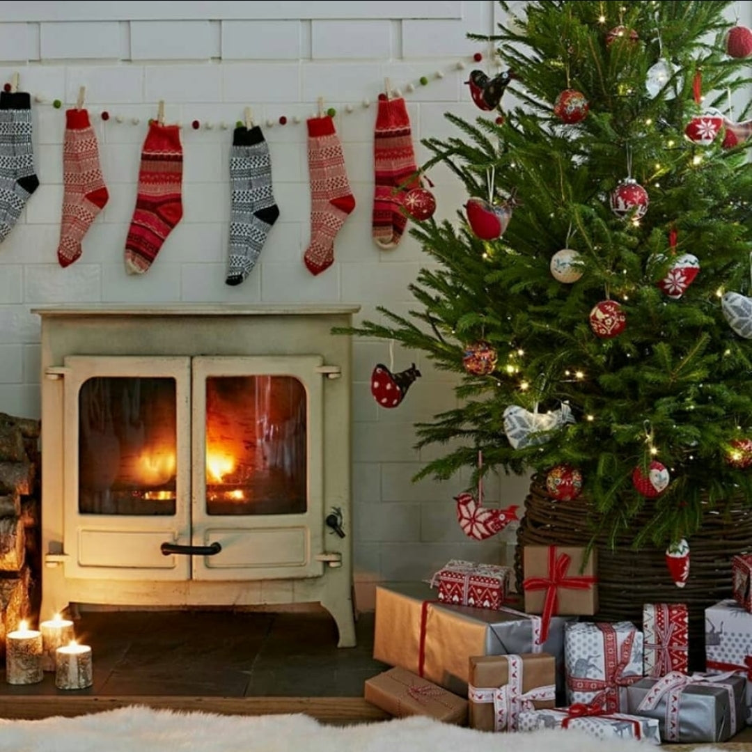 A very Tradition Christmas revisited ~ Christmas Eve yarn box