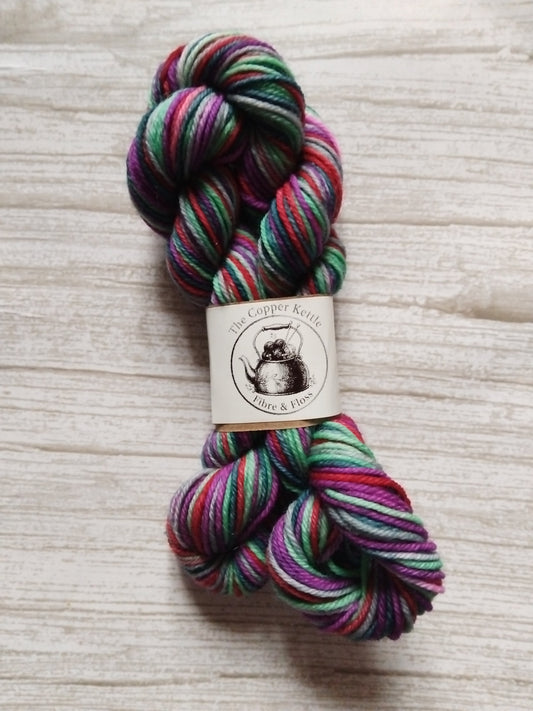 Quinn ~ Self striping yarn